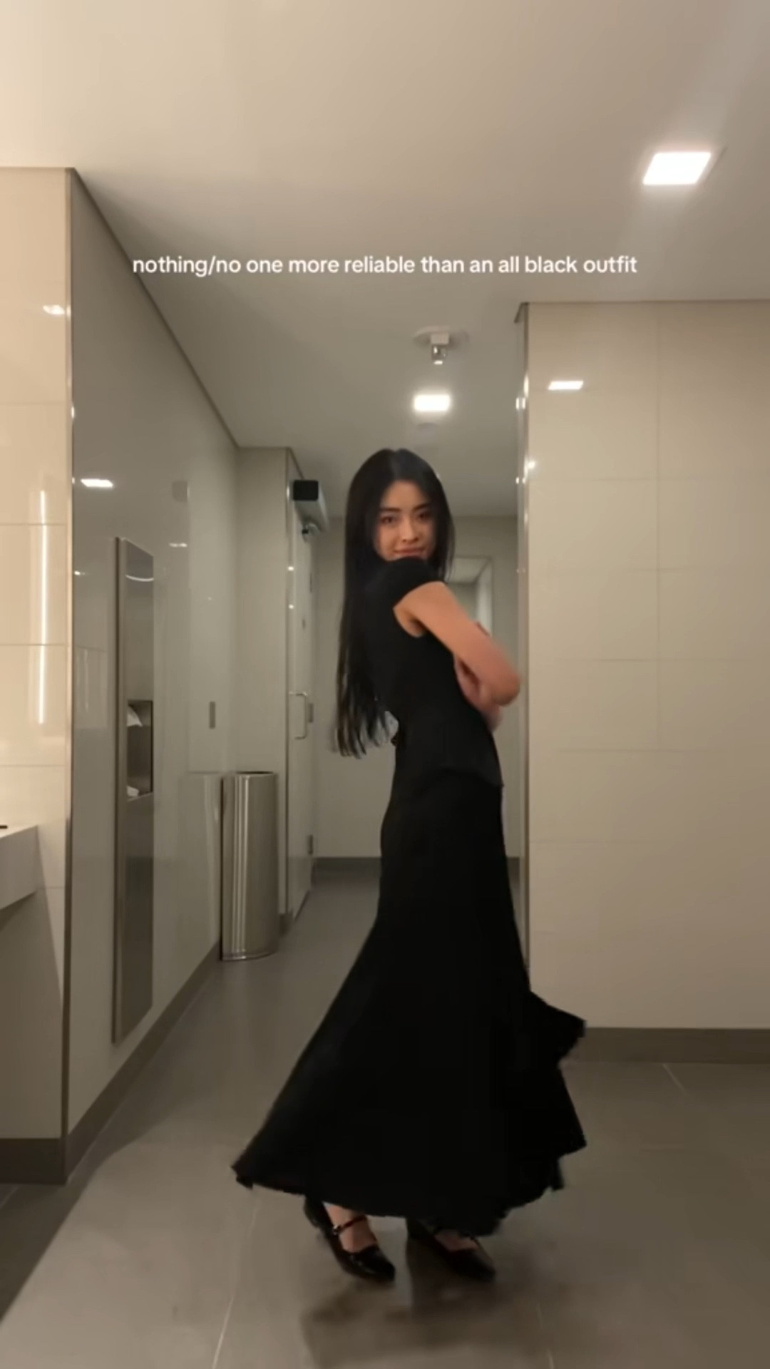 all black office outfit inspo! (flowy pleated skirt)

#LTKmodest #LTKfall #LTKworkwear