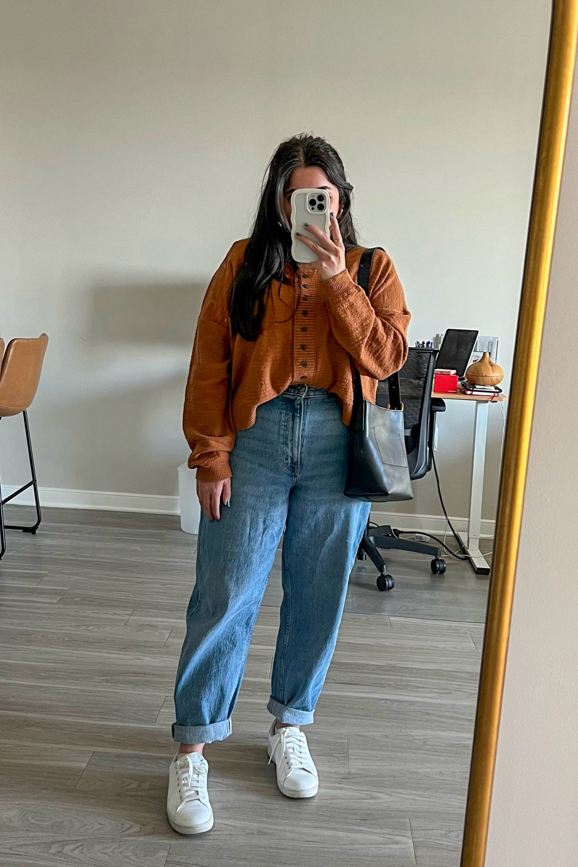 OOTD 
Fall fashion trends 
Winter fashion trends 
Cardigan 
Jeans 
straight jeans 

#LTKfindsunder50 #LTKworkwear #LTKstyletip