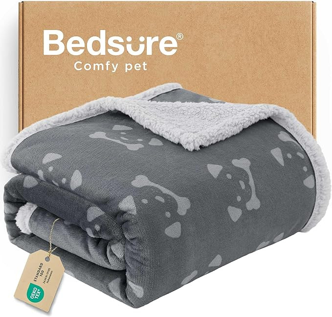 Bedsure Waterproof Dog Blankets for Large Dogs - Soft Print Sherpa Fleece Pet Cat Blanket Washabl... | Amazon (US)