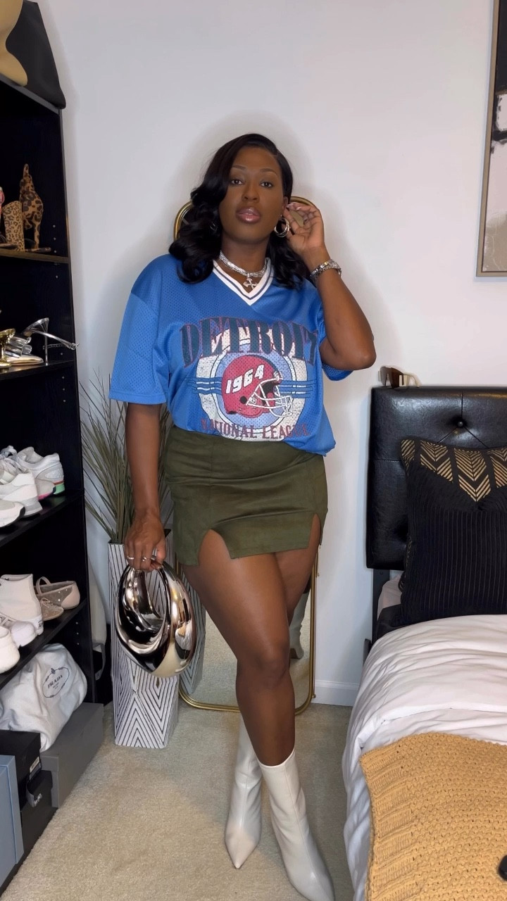 Five Below completely SHOCKED me with this jersey find!! 

What would you rate this outfit from 1-10??


#LTKMidsize #LTKItBag #LTKFindsUnder50