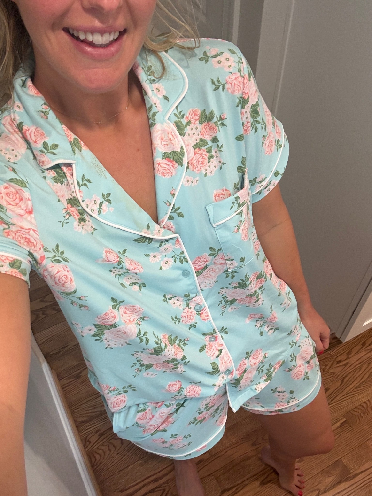 Cutest pajama set! I wear a large!

#LTKdayinmylife #LTKmomlife #LTKmorningroutine