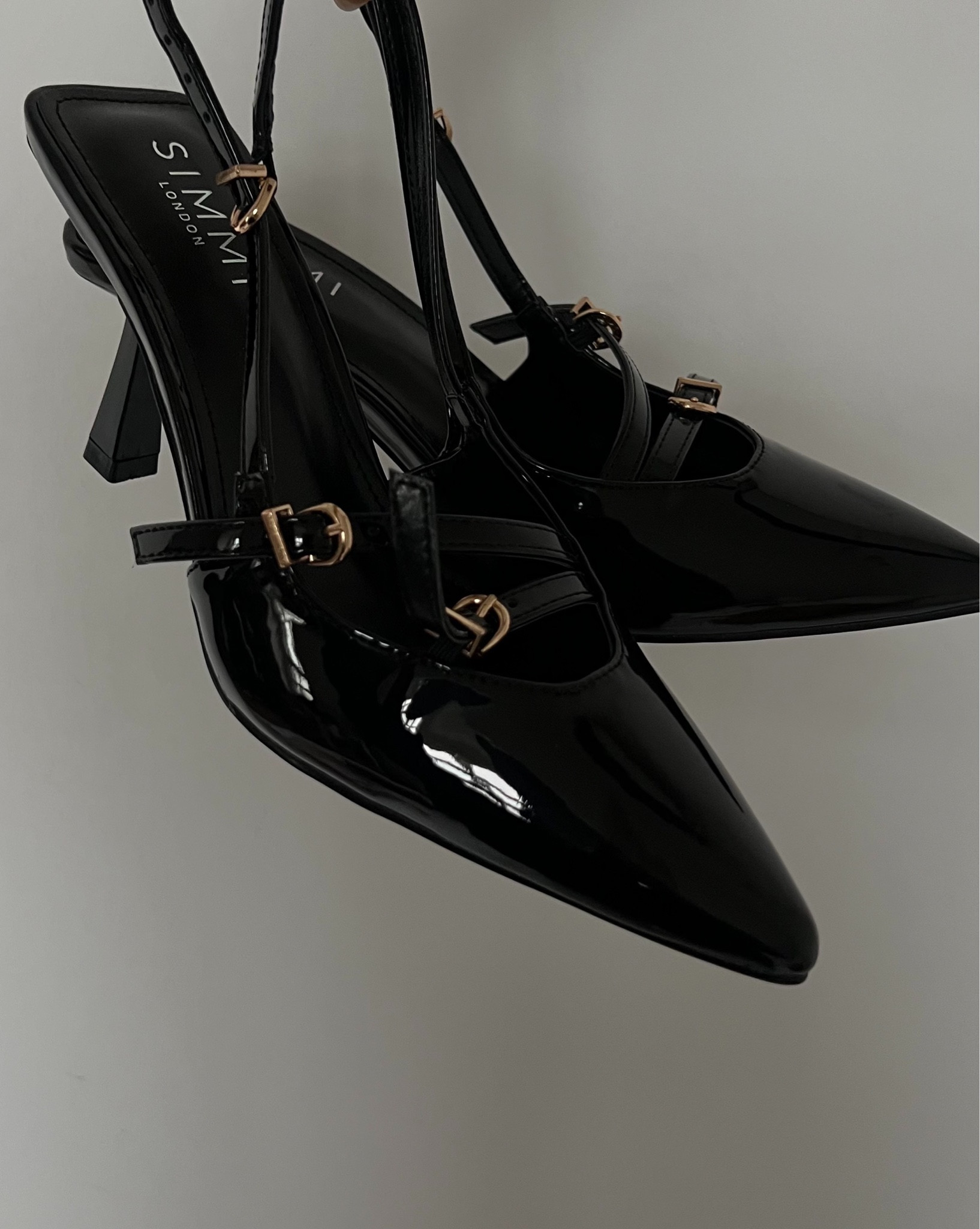 Sling back court shoes kitten heels

#LTKfindsunder50 #LTKworkwear #LTKeurope