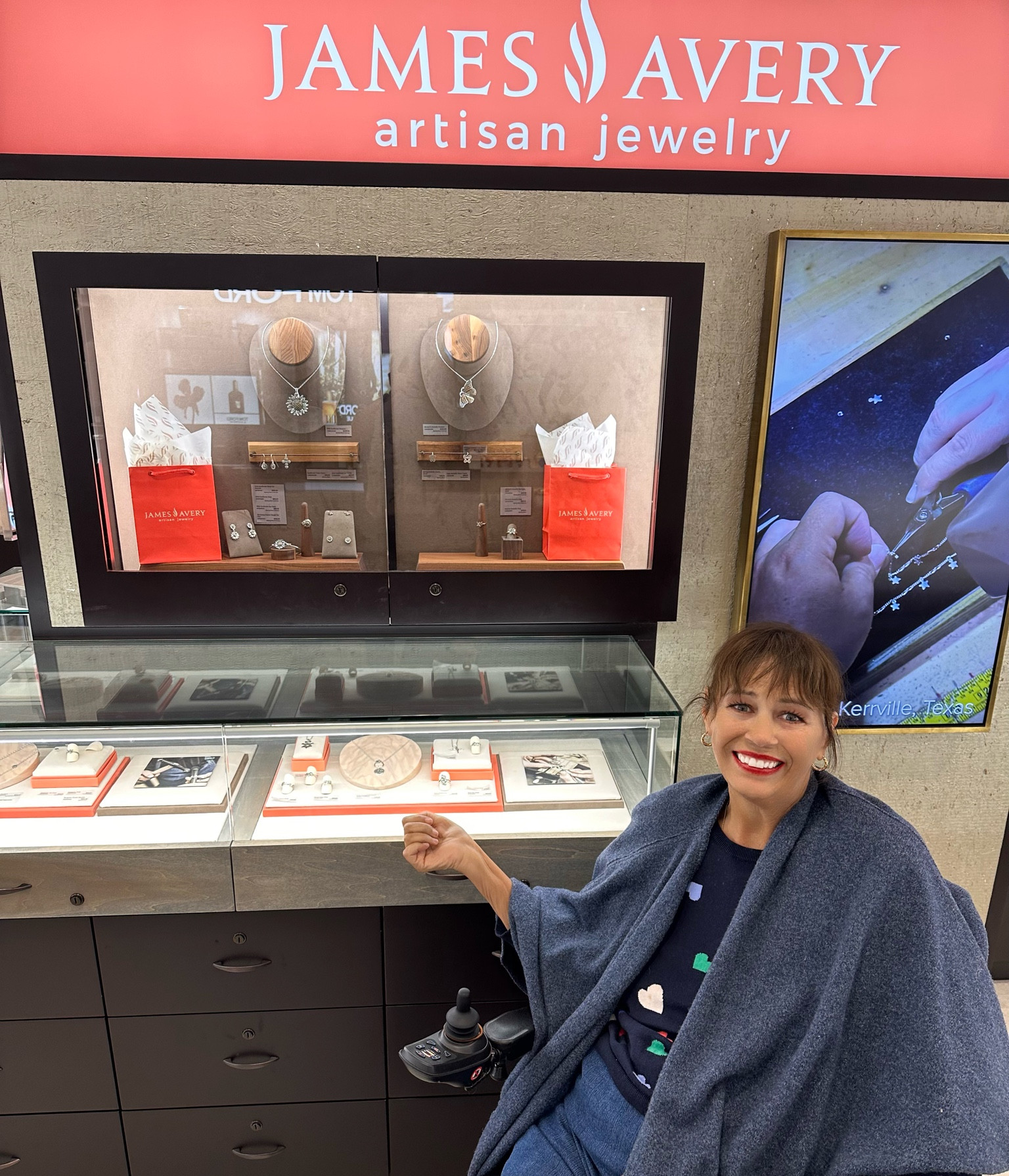 James Avery jewelry @dillards. My fav jewelry!!!

#LTKGiftGuide