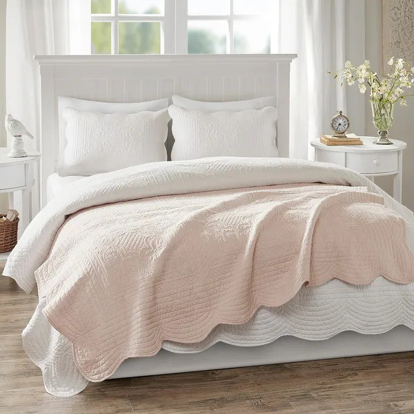 Madison Park Tuscany Oversized Quilted Throw with Scalloped Edges - Bed Bath & Beyond - 21180962 | Bed Bath & Beyond