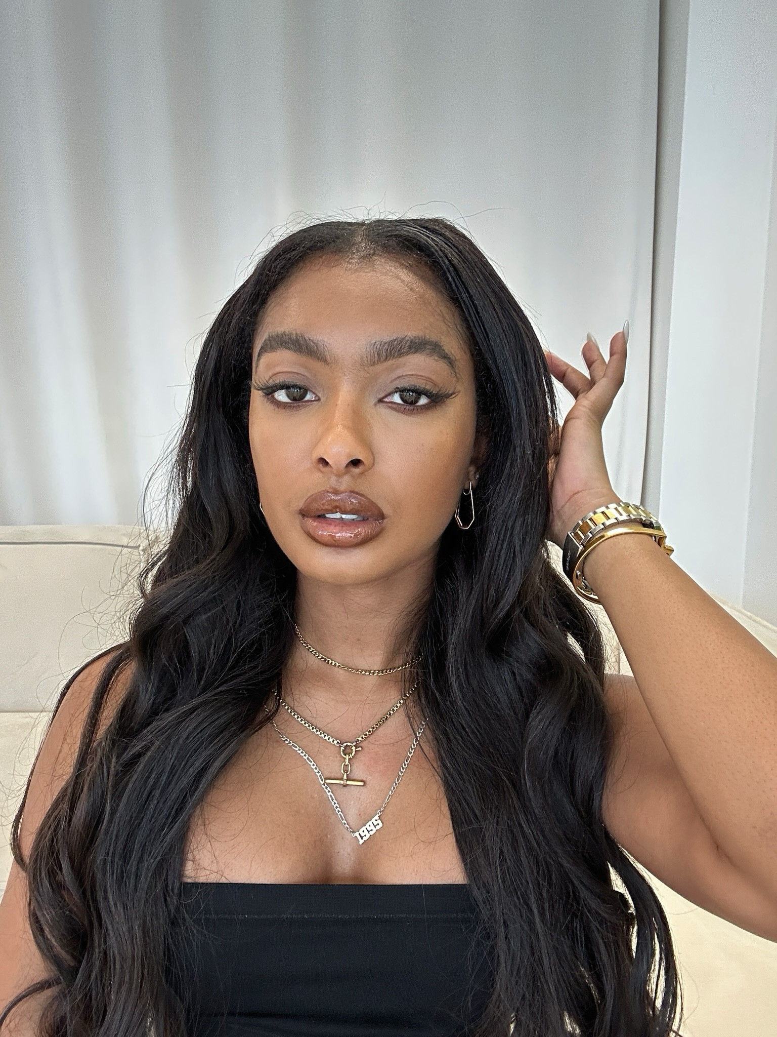 Makeup routine: 
Skin - Mac dewy skin tint
Eyeshadow - benefit hoola toasted
Brows - refy
Lipgloss - Refy
Highlighter - Refy
Bronzer - benefit hoola toasted
Eyeliner - Dior brown liquid liner

#LTKeurope #LTKbeauty #LTKstyletip