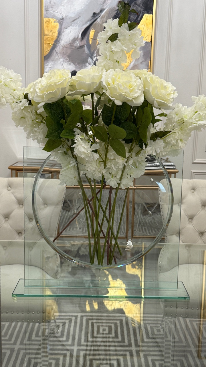 Simply style your dining table with this beautiful Ellipse Vase from @zgalleria. It’s a stunning statement piece for any season.

Comment shop to receive the link in your DM, or shop through my LTK.

#zgalleriavase #homedecor #flowers

#LTKHome #LTKSaleAlert #LTKTall