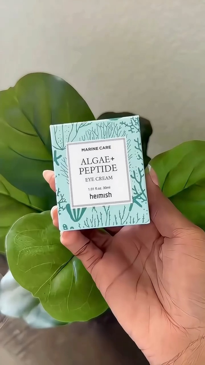 Dark circles + tired eyes = absolutely NOT! 

Lately I’ve been doing this simple eye routine and it’s been helping me look more awake, smoother, and less—t i r e d.

@heimish_cosmetic has been my trusted eye cream and keeps my eyes—hydrated, brighten, and refreshed. 💚

Get rid of those dark circles and get you some ‘Marine Care Eye Cream’ ⬇️

💕 Use my code: KKJK0615
🔗 Link: https://ystyle.co/1TZ6P

#YSDarkCircles #YesStyle #EyeCareRoutine #GlowingSkin #VitiligoSkin