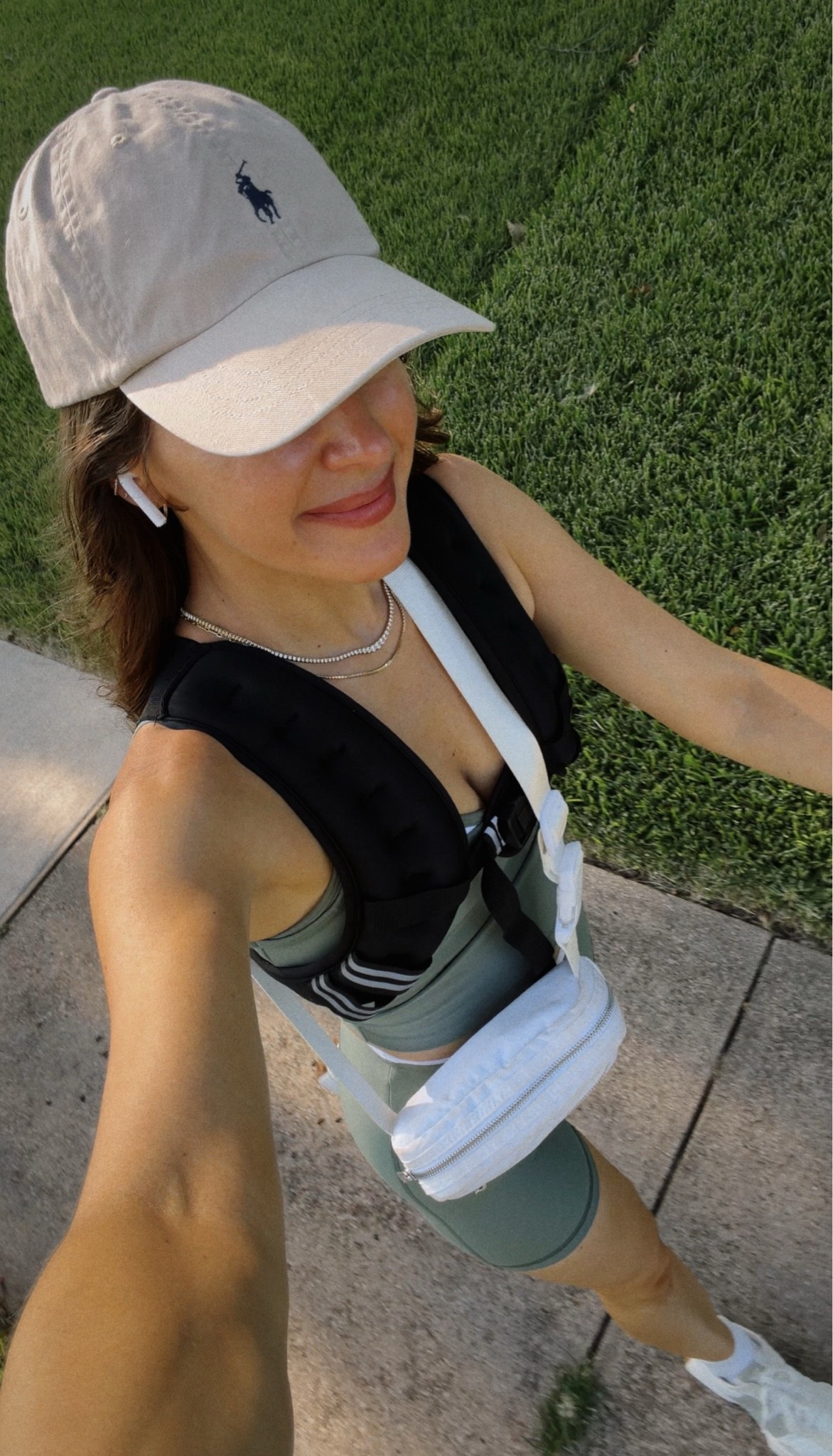 OOTD - walking the neighborhood vlog 🏡

Necklaces are Diamonds Direct code: LAUREN to save

#LTKdayinmylife #LTKActive #LTKvlog