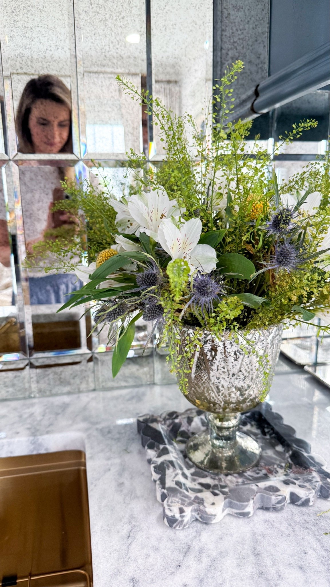 I think I just need flowers in vases around my house at all times. The joy this brings me.


#amazonfind #budgetdecor #ltkhome
