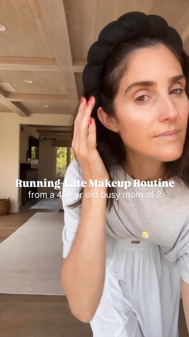 Running late makeup routine from a 40+ yr old busy mom of 2

Foundation: Neutral tan
Concealer Pen: 3.5
Eyeshadow: Rebellion
Eyebrow pencil: Medium brown
Lip duo liner: Medium Lipgloss: Ibiza Night
StylinByAylin, Aylin #nordstrom #amazon #beauty #makeup

#LTKOver40 #LTKBeauty #LTKHoliday