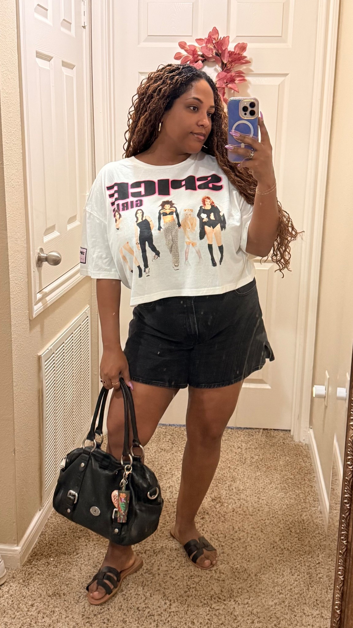 I’m obsessed with the Spice Girls top that I picked up from Walmart. Would you believe it’s under $10? ￼

#LTKMidsize #LTKgrwm #LTKdayinmylife