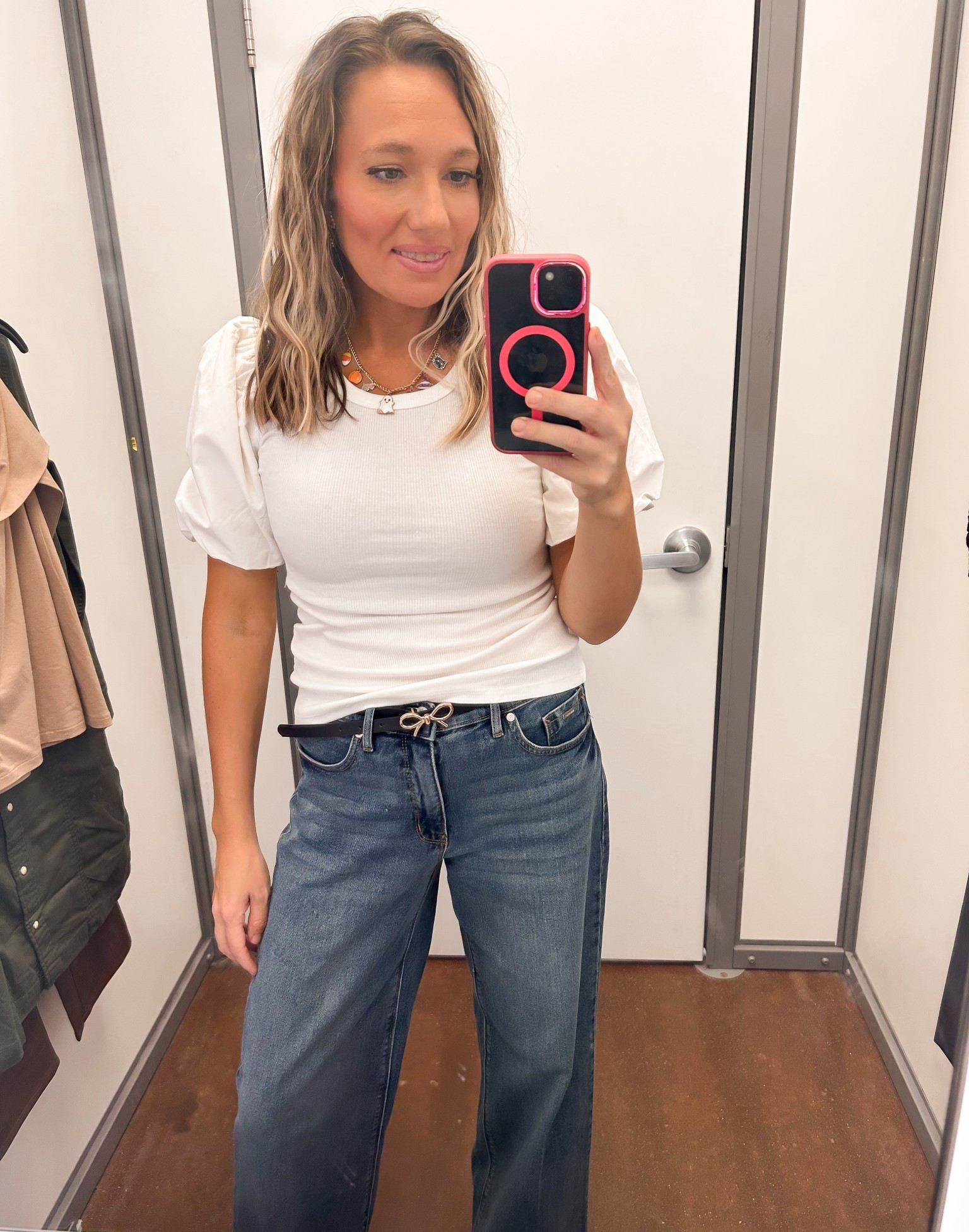 White basic with puff sleeves 

#LTKPetite #LTKStyleTip