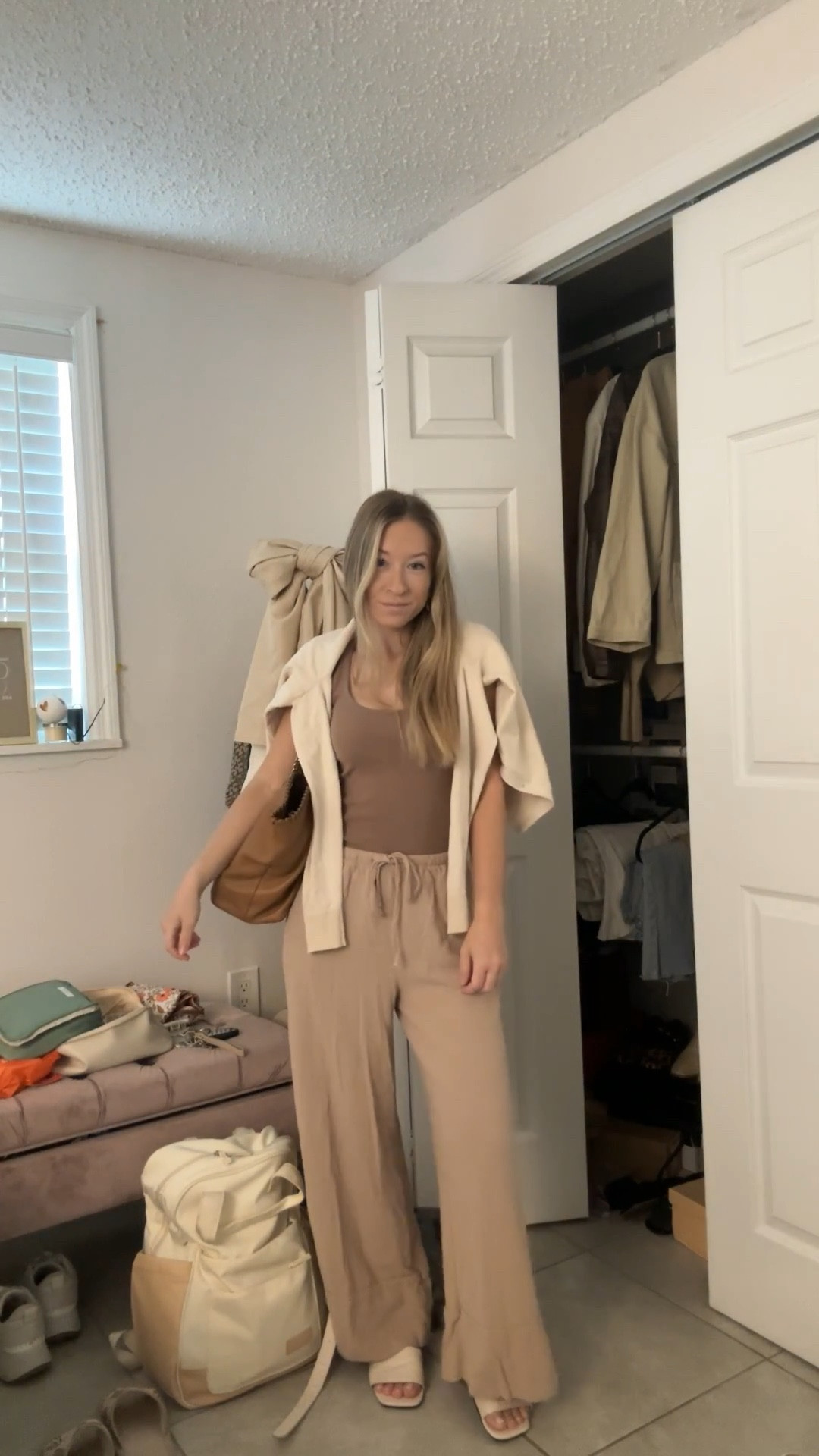 Casual neutral linen pants outfit🫶🏻

#LTKSeasonal #LTKdayinmylife