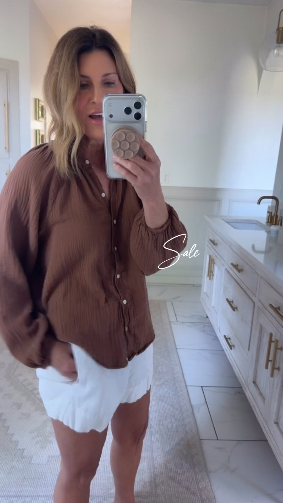 Size med top and short