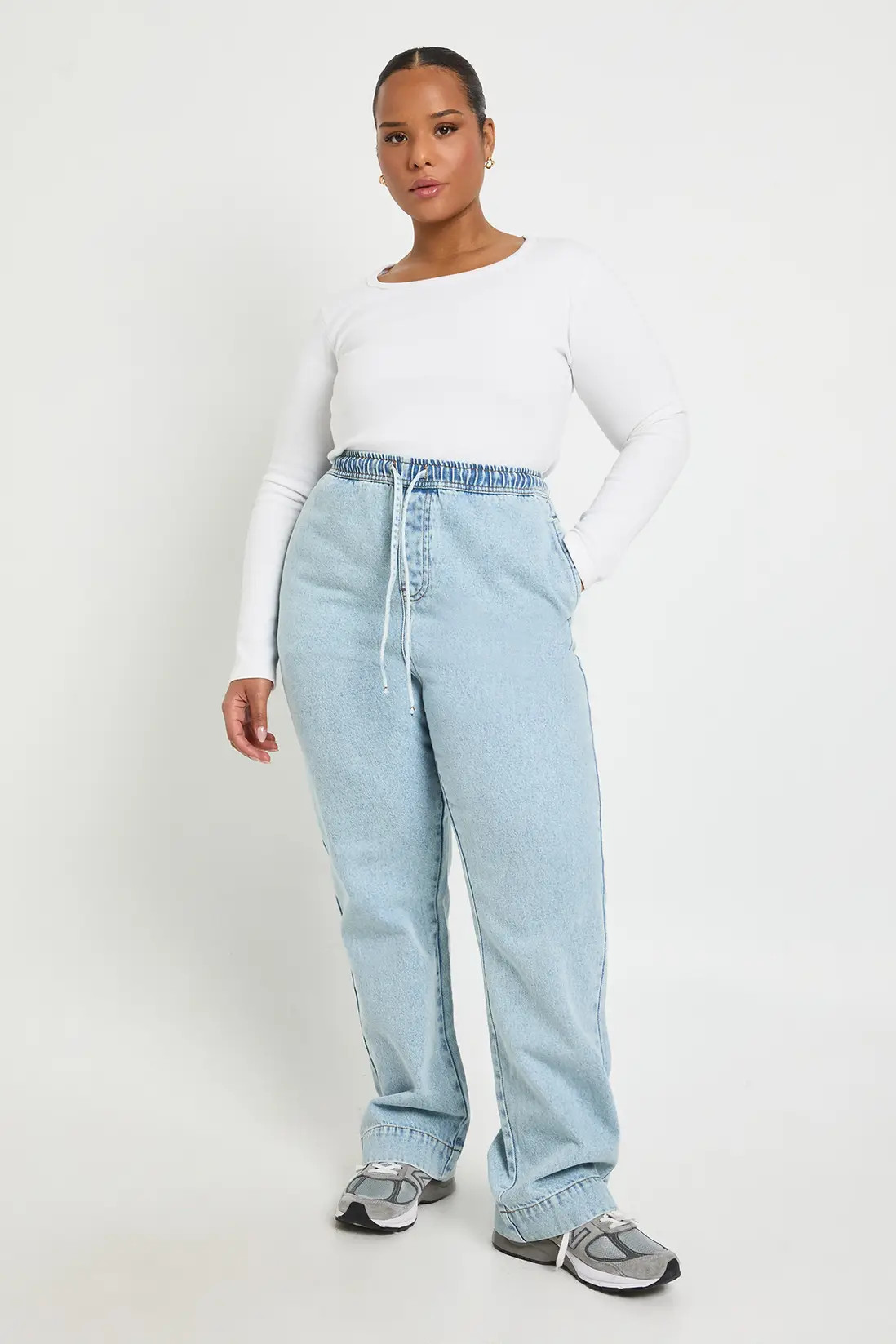 boohoo Plus Elasticated Drawstring Waist Wide Leg Jeans | PrettyLittleThing UK