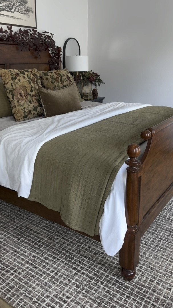 Early Fall primary bedroom styling 🍂

#LTKVideo #LTKSeasonal #LTKHome