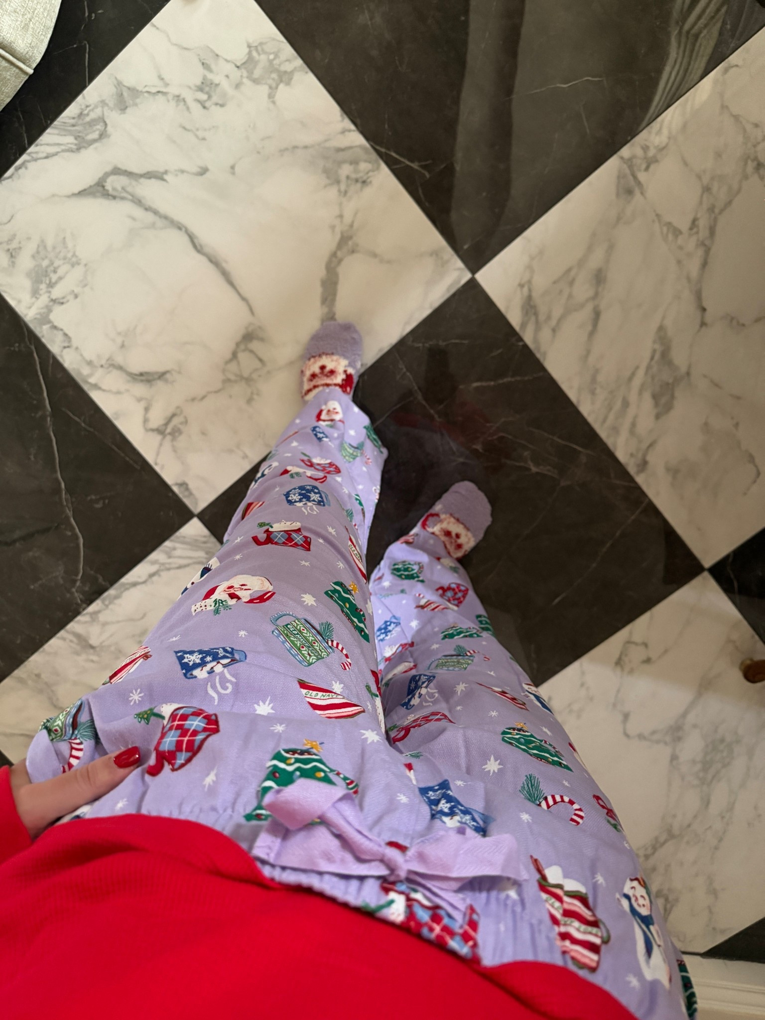 Old navy holiday pjs are the best! I’m wearing my true size medium in the pants and top 

#LTKSeasonal #LTKFindsUnder50 #LTKHoliday