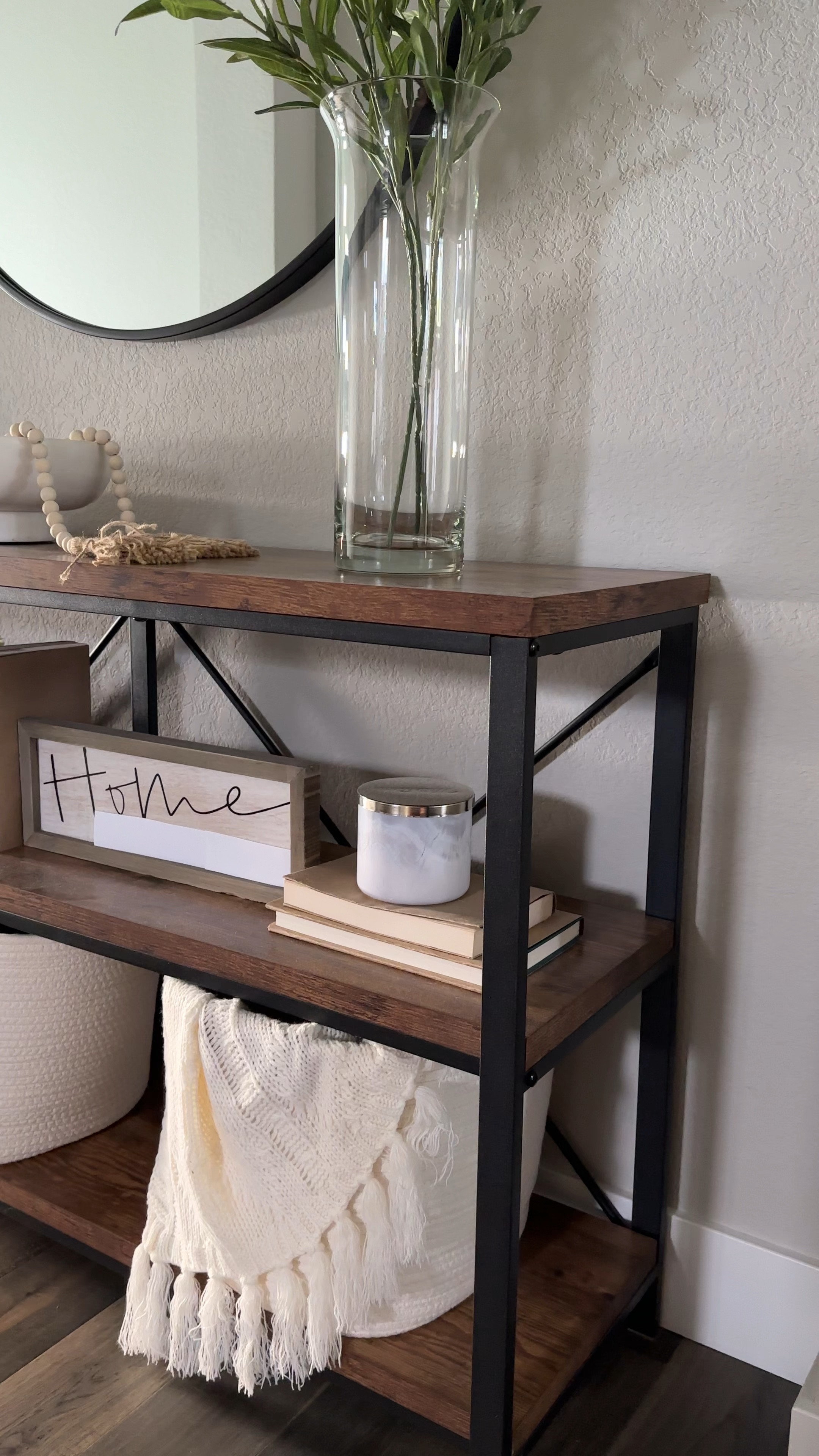 Linking all my entryway sources!

Entryway decor, entryway table, home decor, console table, runner rug, loloi rug

#LTKhome #LTKstyletip #LTKFind