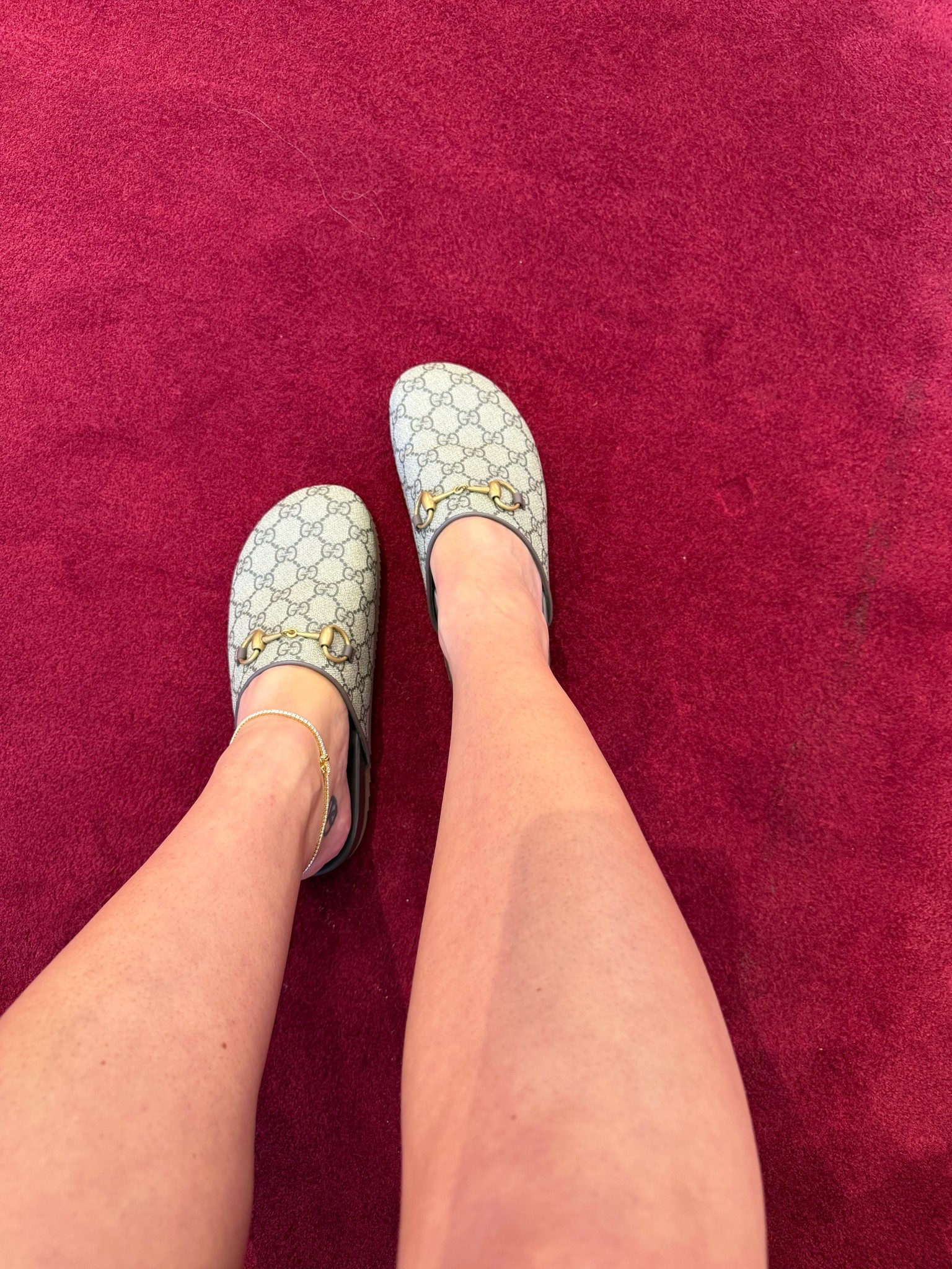 Gucci mule

#LTKSeasonal #LTKootd