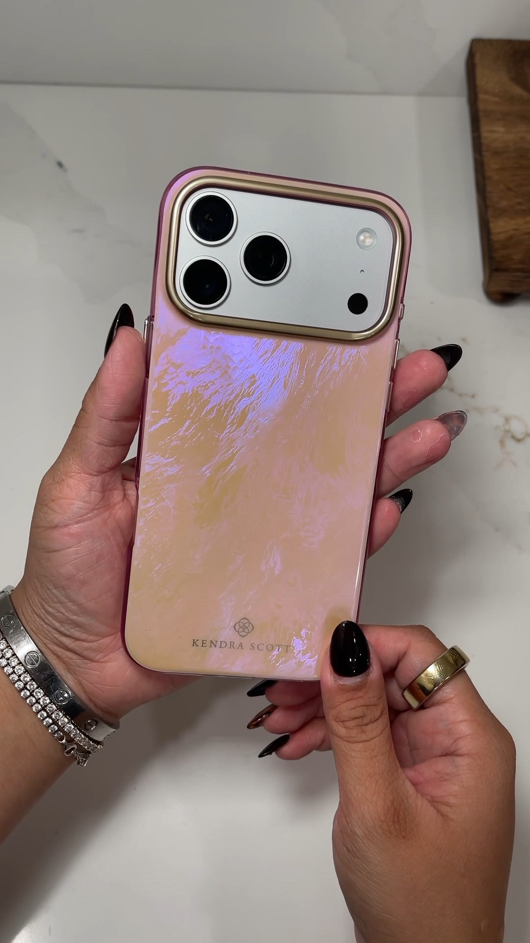 Kendra Scott IPhone 17 pro max MagSafe - Pink 

#LTKGiftGuide