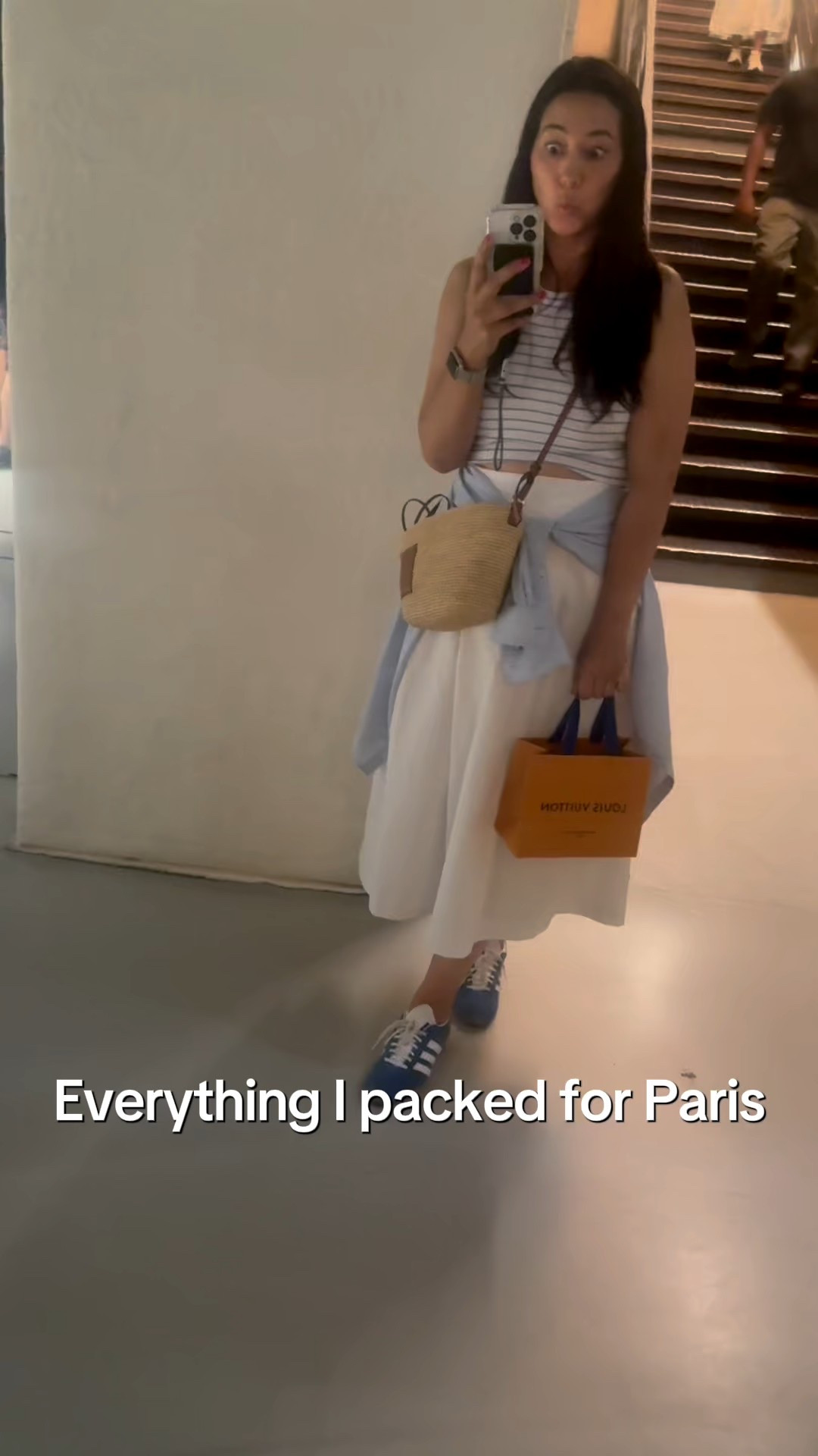 Have to come to Paris fully prepared… who knows when you might need to do some jewelry “shopping” #Louvre #paris #humor