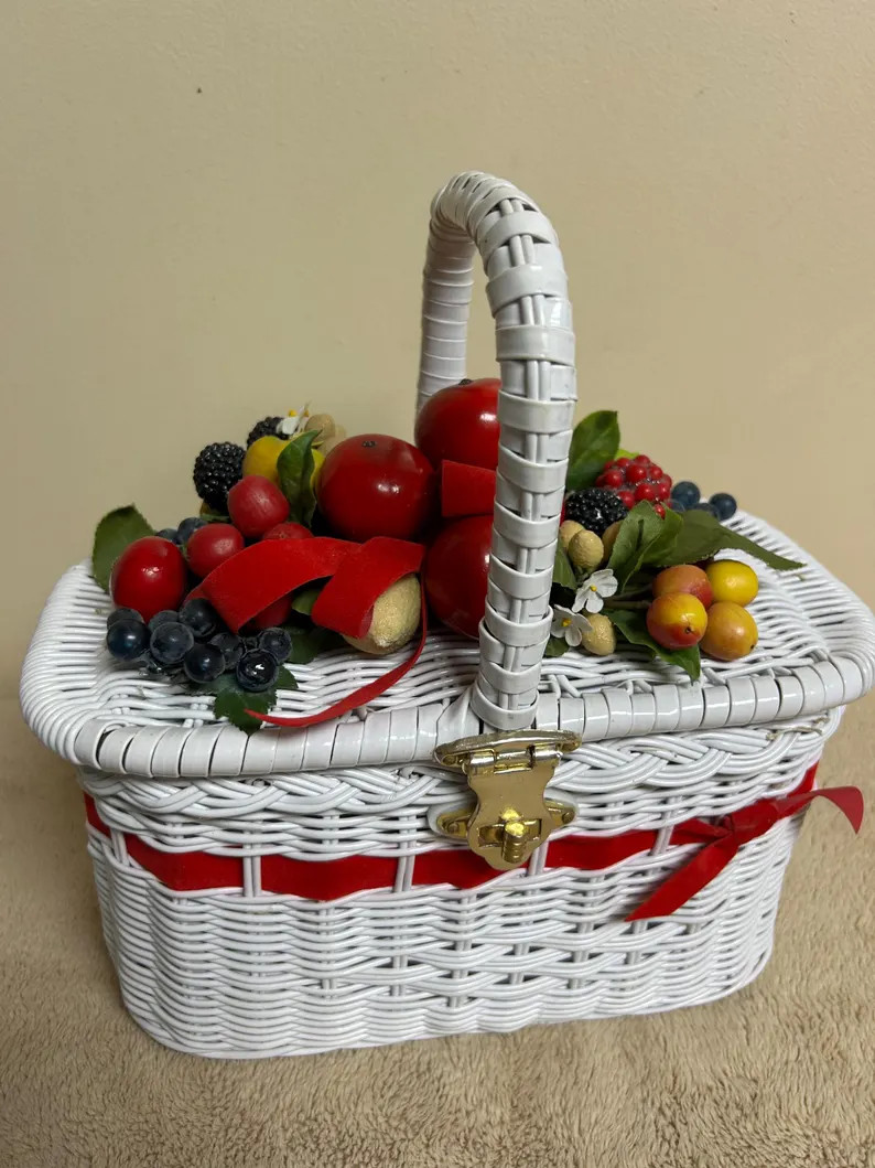 Vintage Fruit Basket Purse, Wicker Handbag With Red Ribbon, Made in Hong Kong - Etsy | Etsy (US)