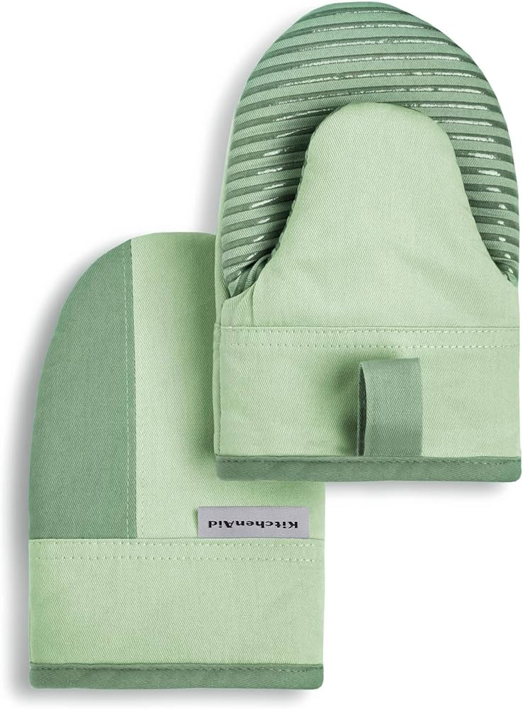 KitchenAid Beacon Two-Tone Non-Slip Mini Oven Mitt Set, Pistachio/Graphite Green, 5.5"x8", 2 Piec... | Amazon (US)