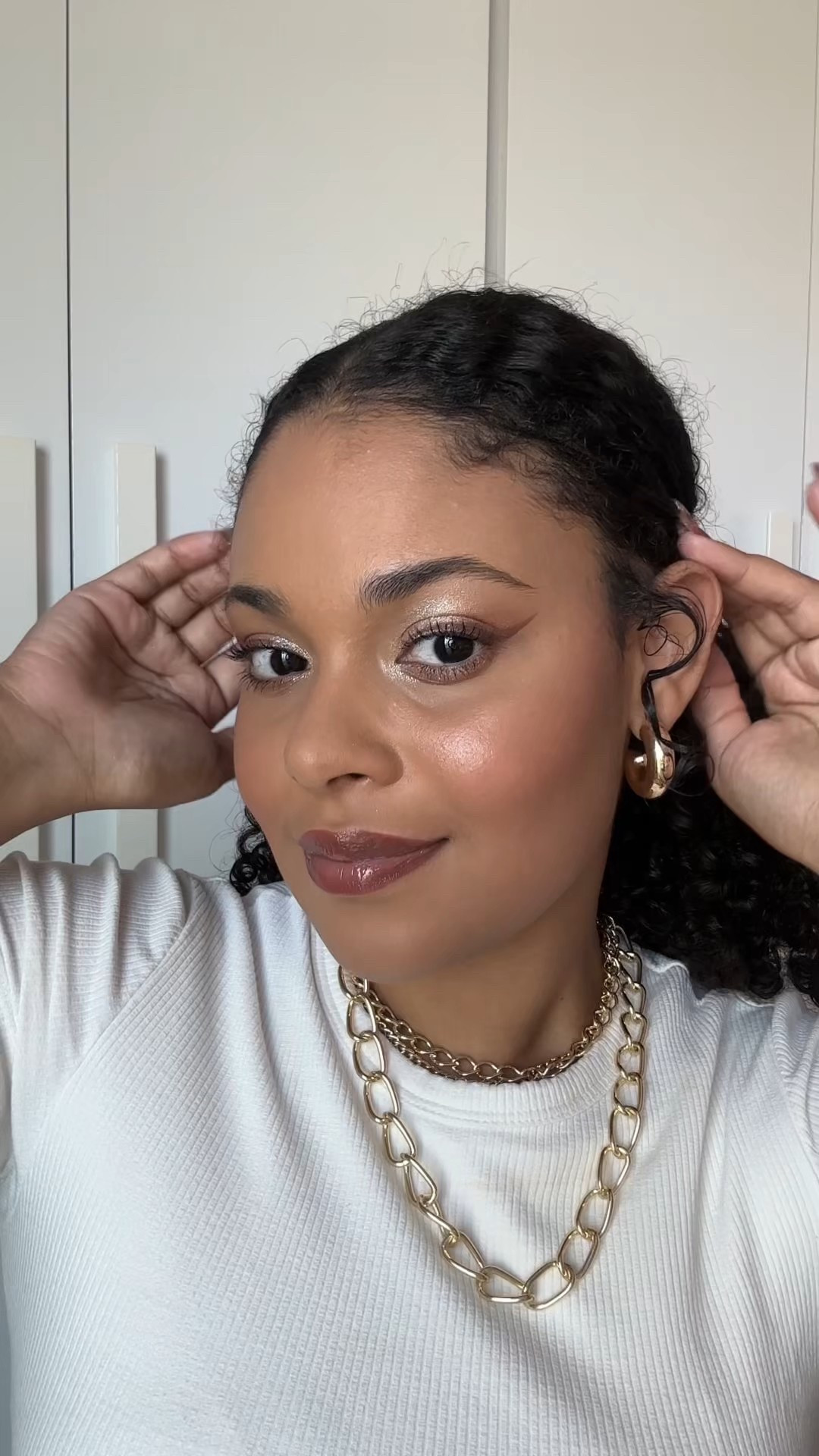 Cheguei para te trazer 3 ideias de penteados para usar em um festival usando as piranhas gold e os elásticos da @proartoficial! Agora me conta, penteado 1, 2 ou 3, qual foi o seu favorito? 🤩 

#LTKbeleza #LTKbrasil