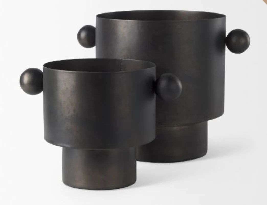 Black Iron Vase | Megan Molten