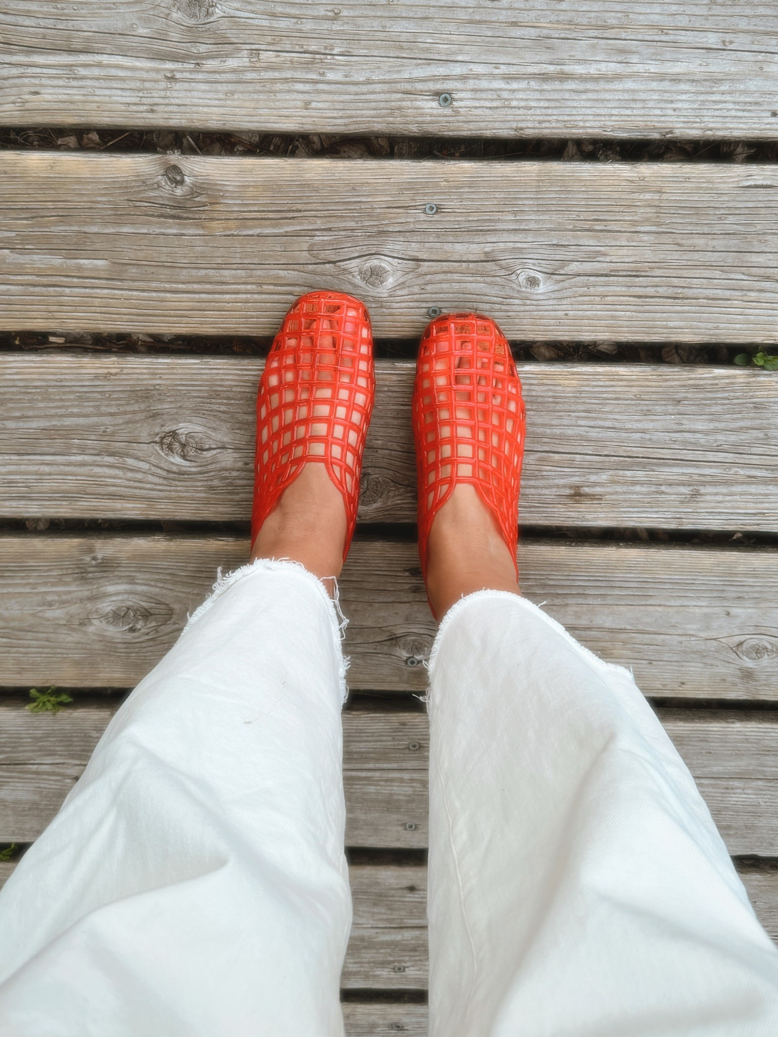 No, but like I’m obsessed 😍 #jellyshoes #therowdupe

#LTKSummerEdit