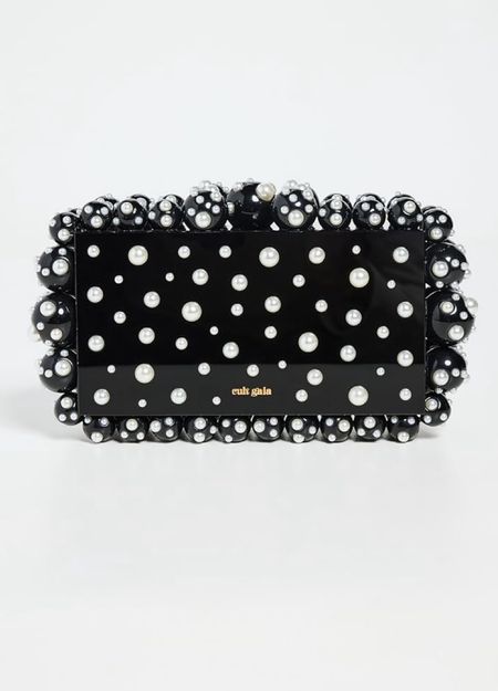 This cult Gaia pearl clutch!!! I am obsessed!!! 



#LTKGiftGuide #LTKSeasonal #LTKHoliday