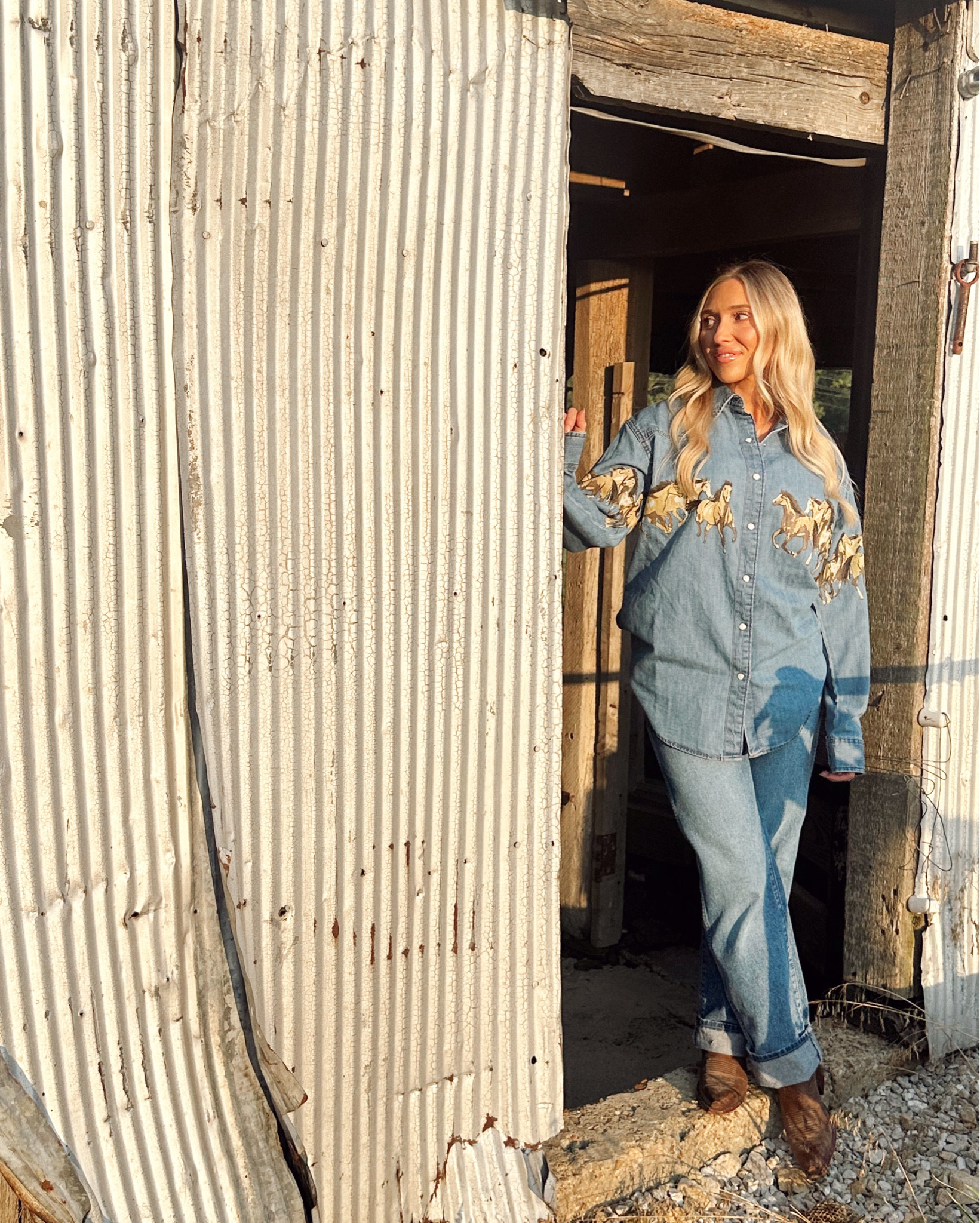 Fall Western outfit inspo 🤠🍂 Wrangler denim shirt with embroidered horses + relaxed fit Wrangler jeans = the perfect cozy fall outfit.
This head-to-toe denim-on-denim look is giving vintage cowgirl style, Western fashion, and fall ranch outfit vibes. Pair it with your favorite brown leather boots for pumpkin patch dates, rodeo nights, or cozy bonfires.
Wrangler pieces are timeless, comfortable, and perfect for layering with cardigans or jackets as the weather cools.
Shop my fall Western outfit, Wrangler jeans, and embroidered denim shirt all linked on my LTK 🤎✨ #ad


#LTKSeasonal #LTKautumn #LTKStyleTip