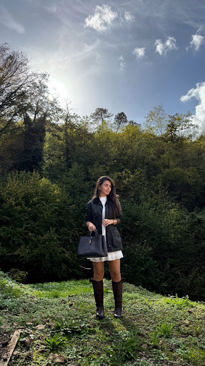 Move slower.
Let go like the leaves do.
What we’re searching for
often finds us
when we finally stop rushing. 🍂

Join us on our latest video over on YT where we get to do just that. 

#slowlivingforlife #italiancountryside #restoringladolcevita #wandergently #peacefulliving #alessandraross#alessandrarosa

#LTKautumn #LTKdresses #LTKluxury