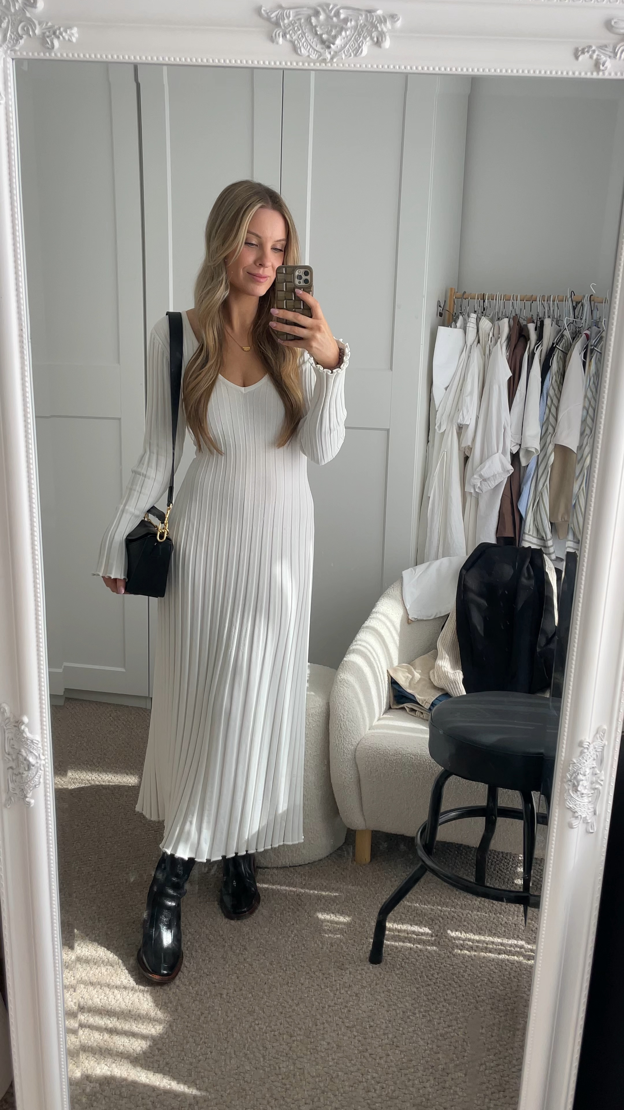 Found the perfect knit dress for winter 🤍 Even layering my jumpers and coats over this, it’s such a cute skirt! 

#LTKaustralia #LTKwinter #LTKstyletip