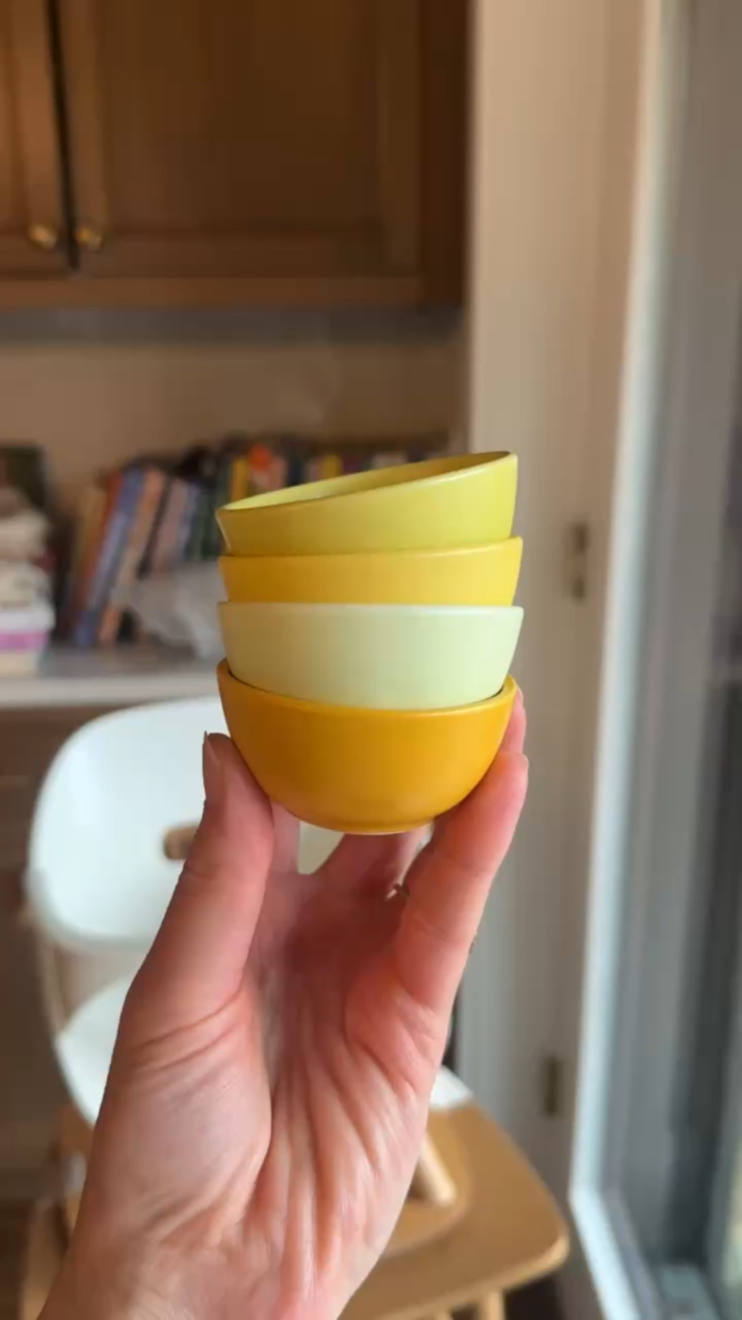 how adorable are these little pinch bowls from Anthropologie??

pinch bowls | butter yellow | kitchen decor 
