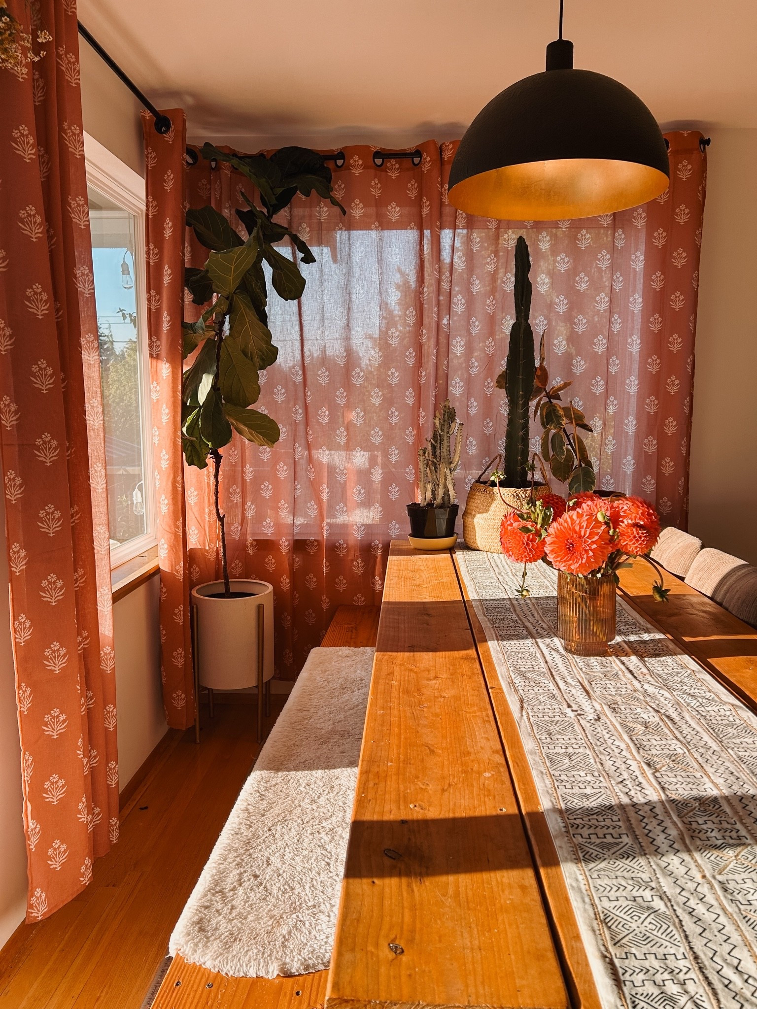 Adding curtains and swapping out the light fixture gave a whole new cozy vibe to the dining room and I couldn’t love it more!
Also didn’t realize that they had these L shaped curtain rods which was an awesome solution. All Amazon of course!

#LTKHome #LTKdayinmylife