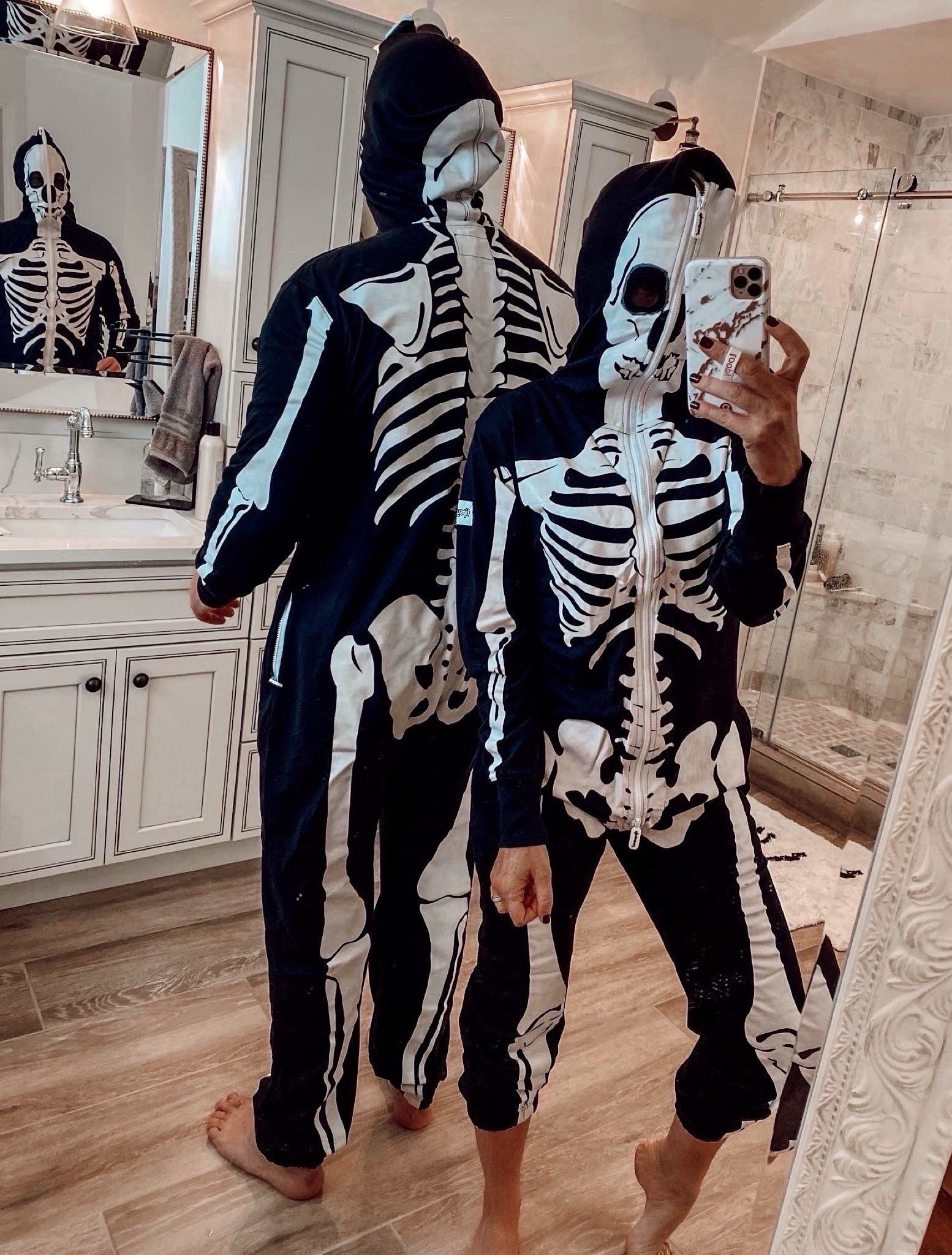 Forever a favorite! 💀🍂How fun are these for Halloween?! Such a good find for spooky season 💀☠️


Halloween. Spooky. Onesie. Skeleton.  Family matching. Fall. Family fun. Pajamas. Trending.