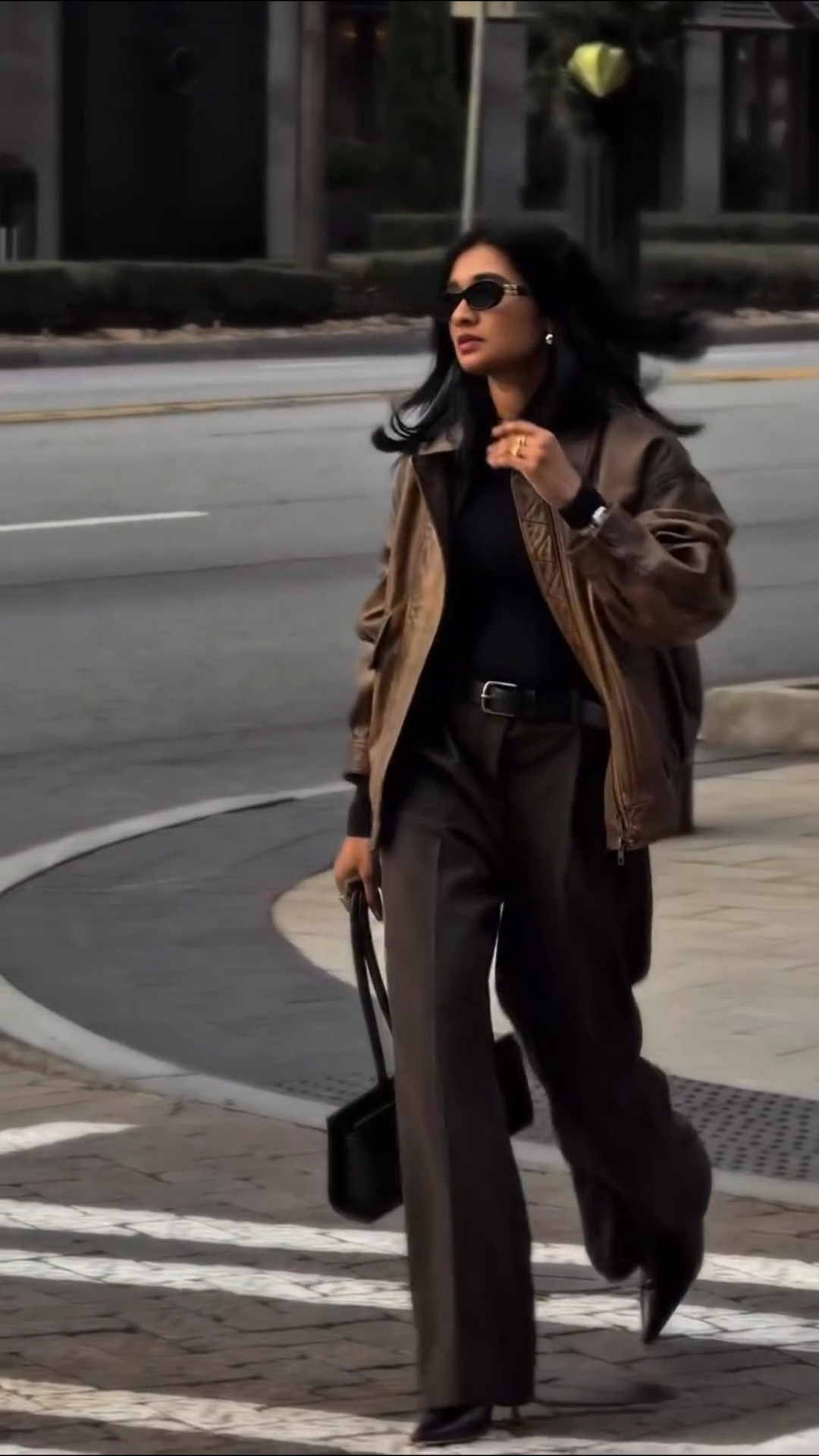 
Outfit @oakandfort 
Bag @poelle_atelier 
Shoes @tonybianco 


#LTKootd #LTKgrwm #LTKPetite