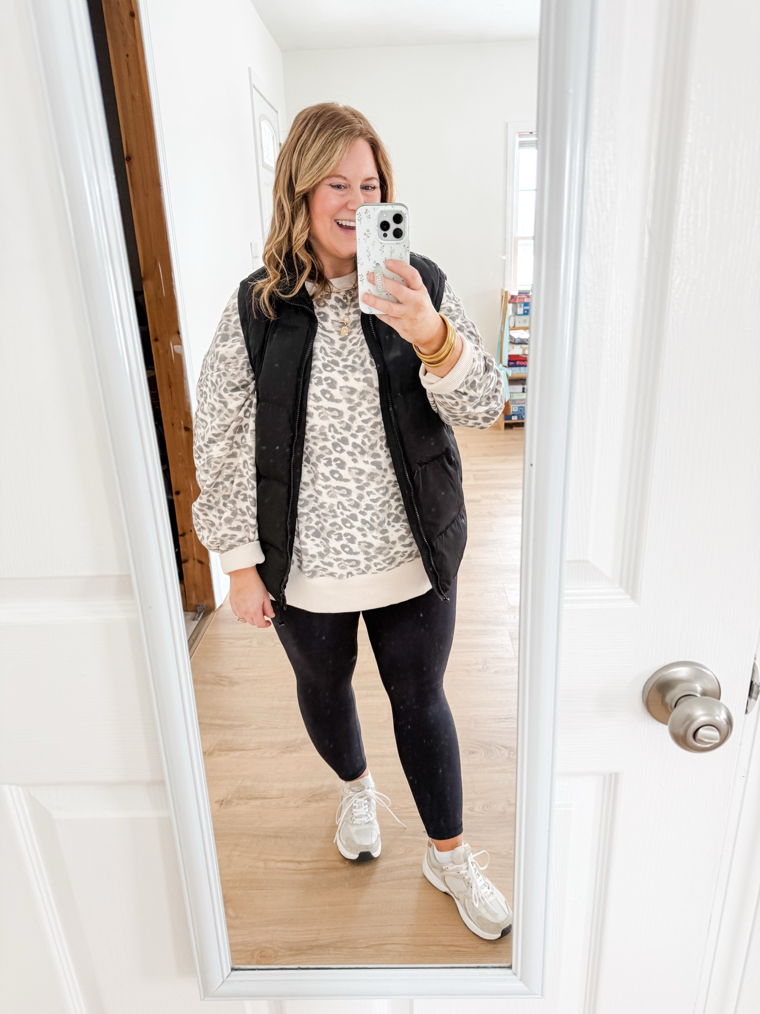 Comfy mom outfit with leggings! Wearing a large in my Aerie sweatshirt and an XL petite in my Old Navy leggings (no front seam!)

#LTKBump #LTKmomlife #LTKMidsize
