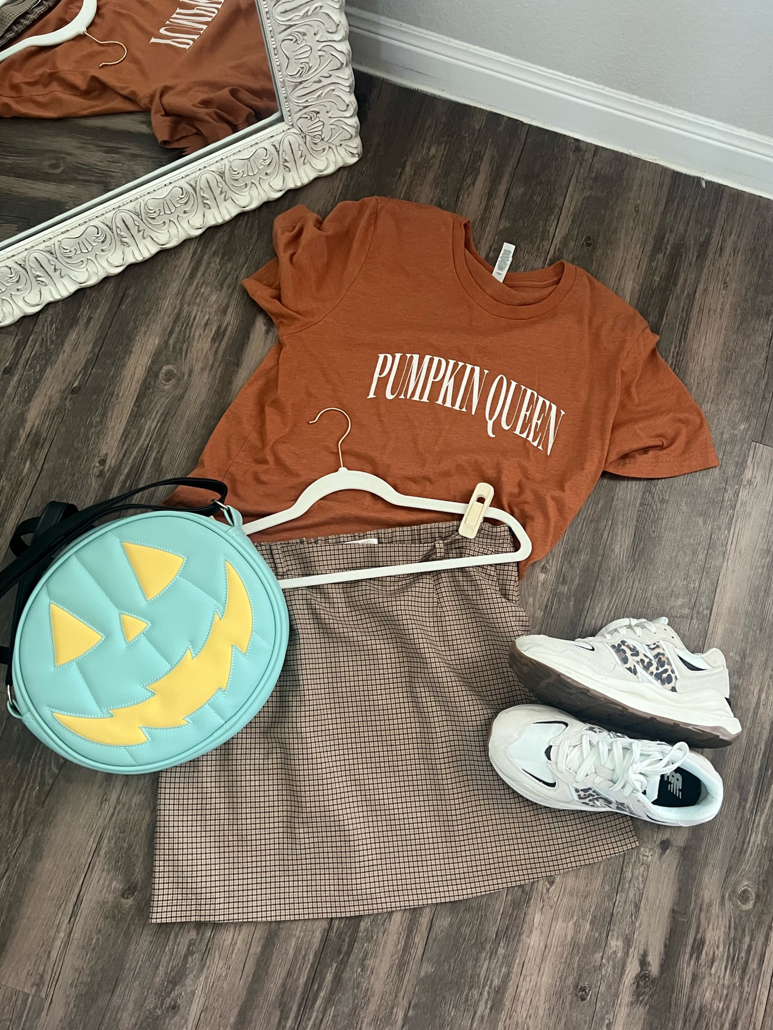  One of my favorite HHN outfits to universal Studios. I love this top for fall. Last year I wore it to a Halloween horror nights event. 
BrandiKimberlyStyle, fall shopping, fall outfits, theme park outfit 

#LTKSeasonal #LTKHalloween #LTKStyleTip