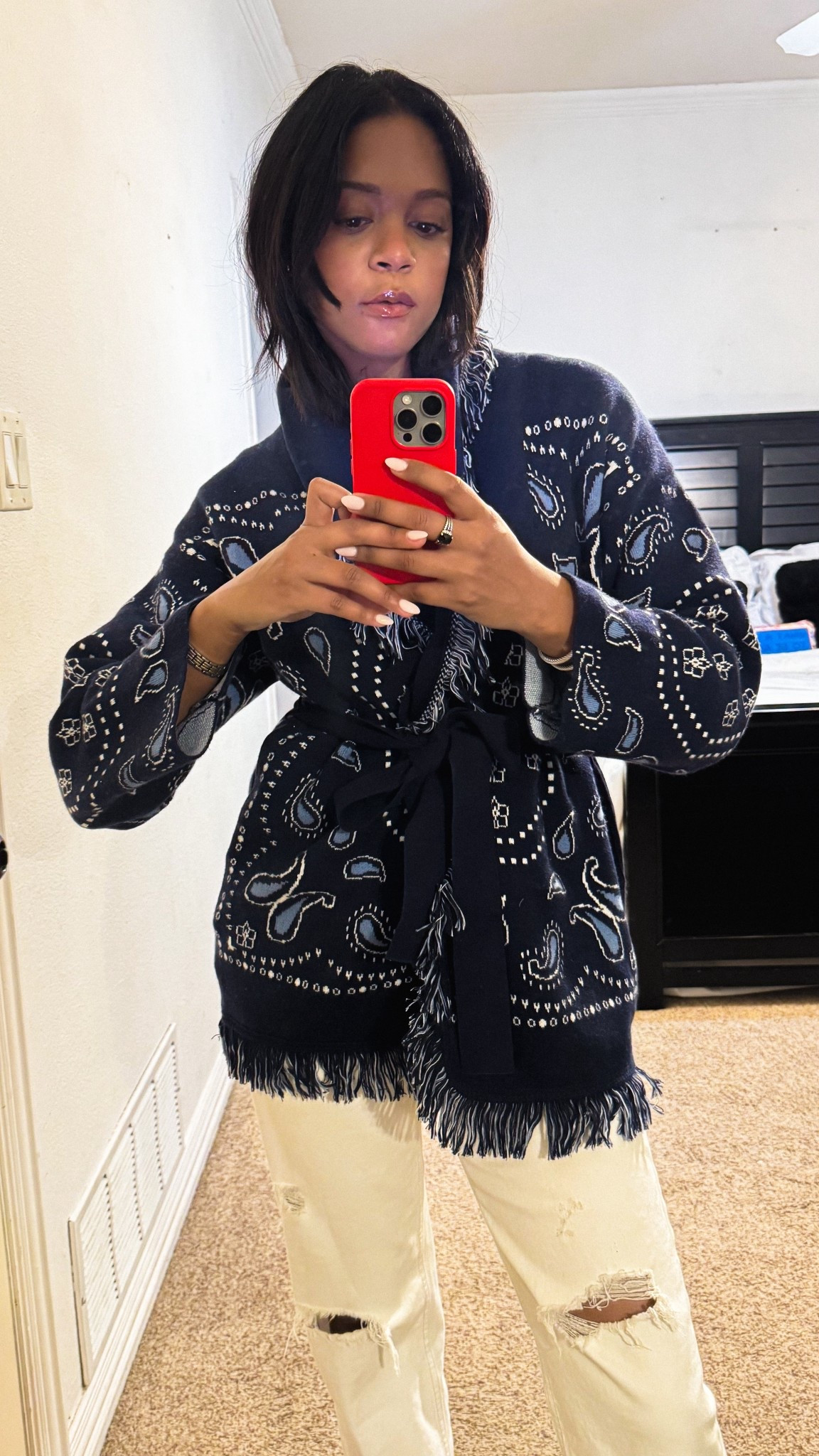 GAP CARDIGAN BACK IN STOCK IN BROWN RUN!!! 


#gapcardigan #gap #fringecardigan #cardigan #fringe #sweater #winterootd #outfit #ootd 

#LTKgrwm #LTKootd