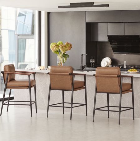 Modern counter stools

Affordable furniture / kitchen stools / bar stools / 

#LTKHome
