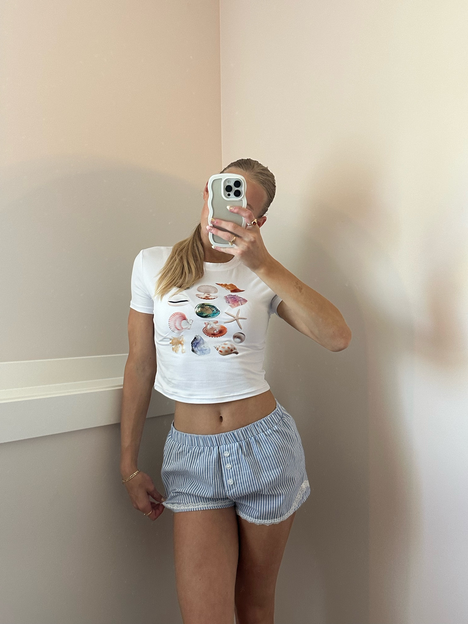 Coastal Summer fit inspo 🇺🇸🐚🪸⚓️
Top size - medium 
Shorts size- small 

#LTKFindsUnder50 #LTKStyleTip #LTKFindsUnder100