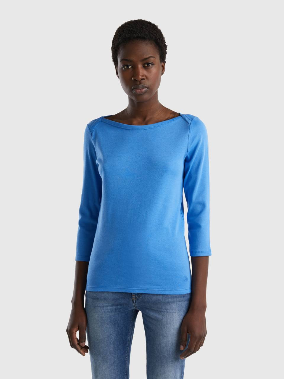 T-Shirt mit U-Bootausschnitt aus 100% Baumwolle - Azurblau | Benetton | Benetton (EU)