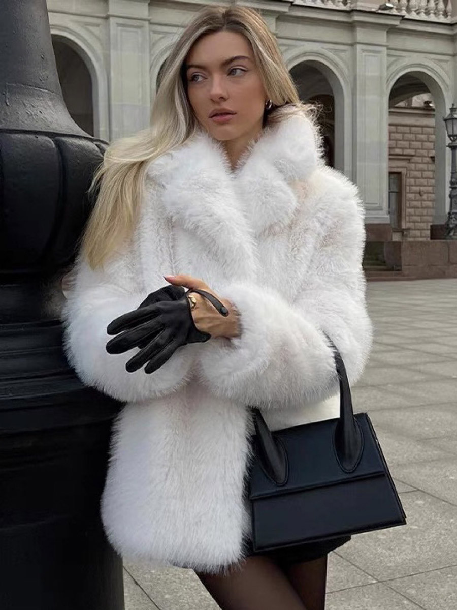 White Oversized Faux Fur Coat Notched Lapel Long Sleeves Outerwear | Milanoo