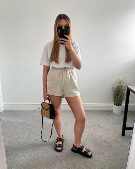 Early summer basics ☀️

Linen shorts - an easy, lightweight layer for hot days. This would also be a typical ‘breakfast’ look for me on holiday too. 



#LTKSeasonal #LTKstyletip #LTKeurope