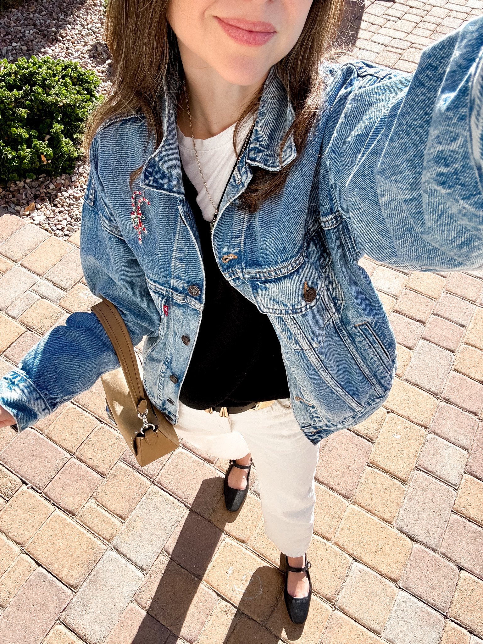 Denim jacket outfit 

Jacket xs 
Sweater xs
Tee xs 
Jeans 25
Coach bag 
Amazon belt 

#LTKStyleTip