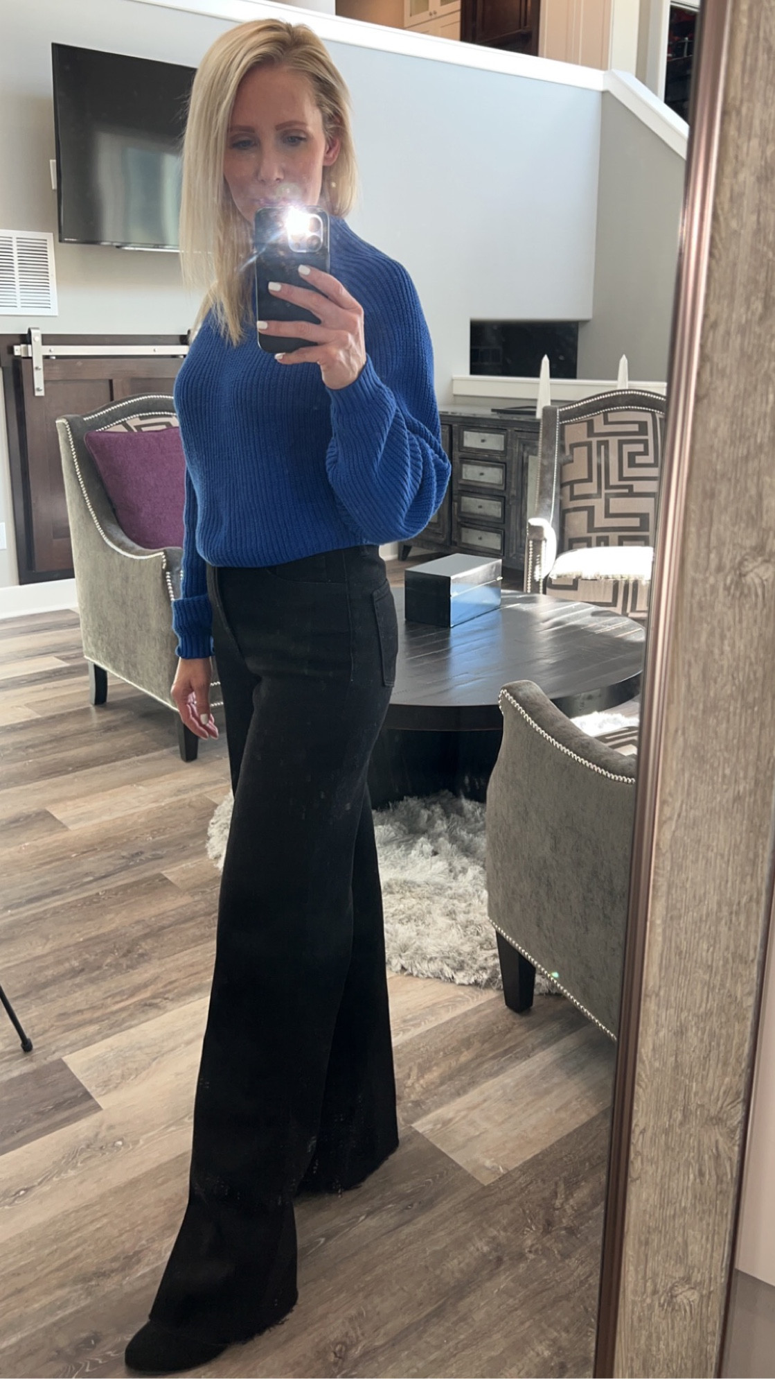 Top 5 favorite looks of the season! Get ya some. 

#ltkfind
#competition
#americaneagle
#flarejeans

#LTKstyletip #LTKshoecrush #LTKSale