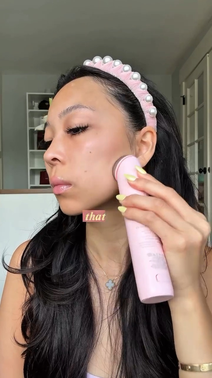 GLOW UP DIARIES: en route to finding the most flawless and glowy skin this summer! ⭐️✨🫶🏼

curious to see what YOU currently struggle with the most?

stay tuned weekly to see what tips and tricks ended up working and what professional service is worth spending your coin on!! 🫢🤲🏻


#LTKTravel #LTKSaleAlert #LTKBeauty