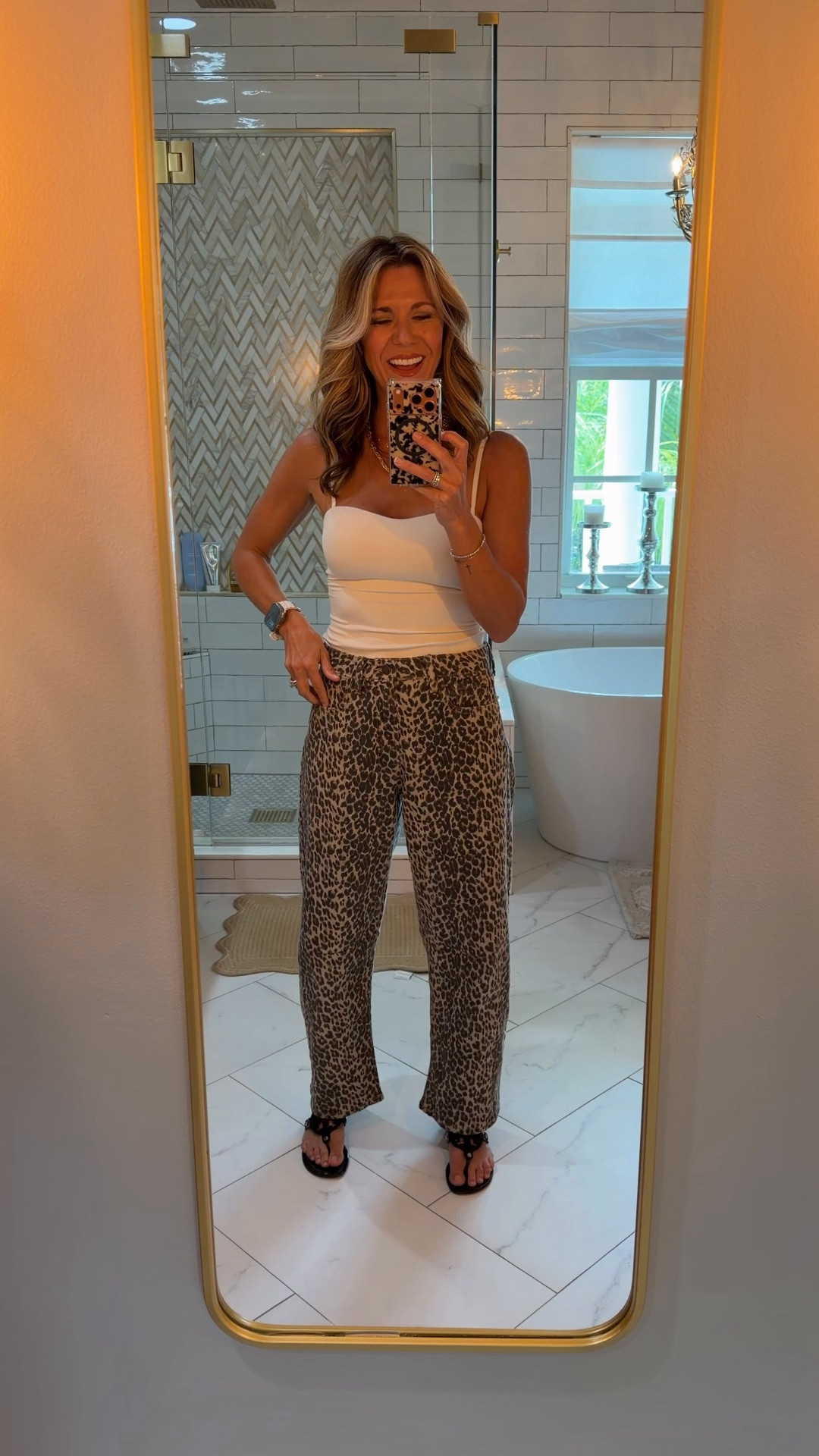 Today’s OOTD — loving these leopard barrel jeans. Look runs tts

#LTKdayinmylife #LTKootd #LTKOver40